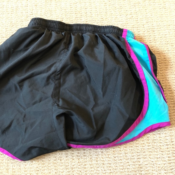 Nike Running Short - Picture 2 of 2